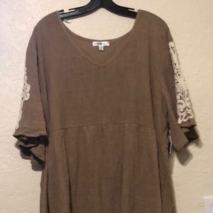 Brown Roommates blouse size 3x